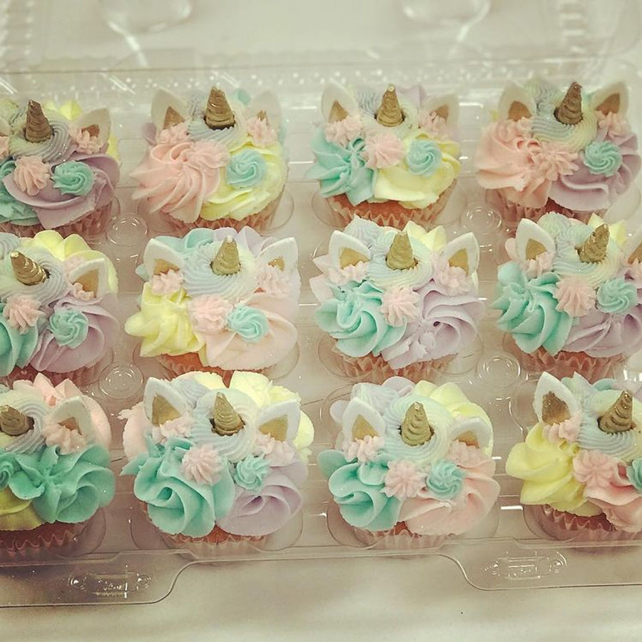 Custom cupcakes by Sweet Escape Cake Company, Indianapolis