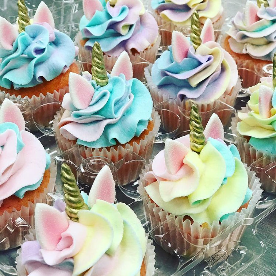 Custom cupcakes by Sweet Escape Cake Company, Indianapolis