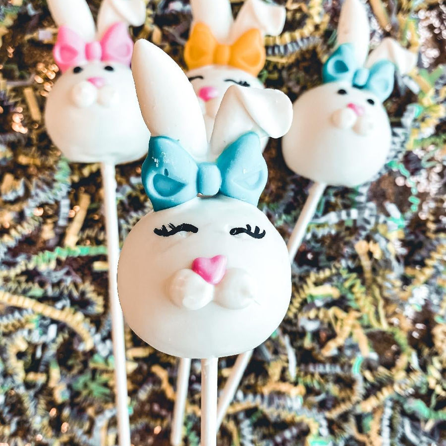 Cake pops by Sweet Escape Cake Company, Indianapolis