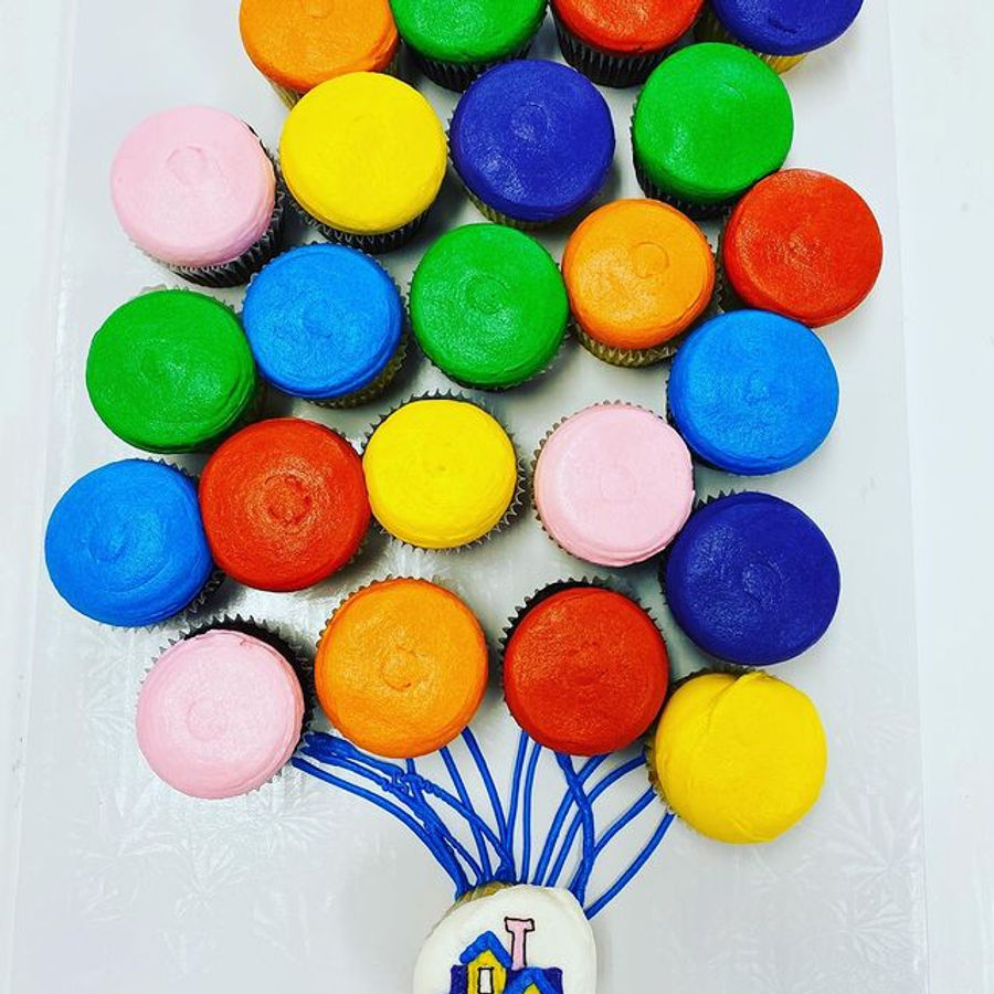 Custom cupcakes by Sweet Escape Cake Company, Indianapolis